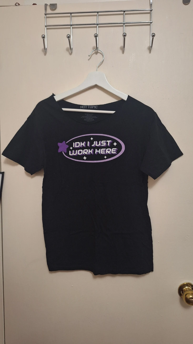 Off shoulder graphic tee - Hot Topic