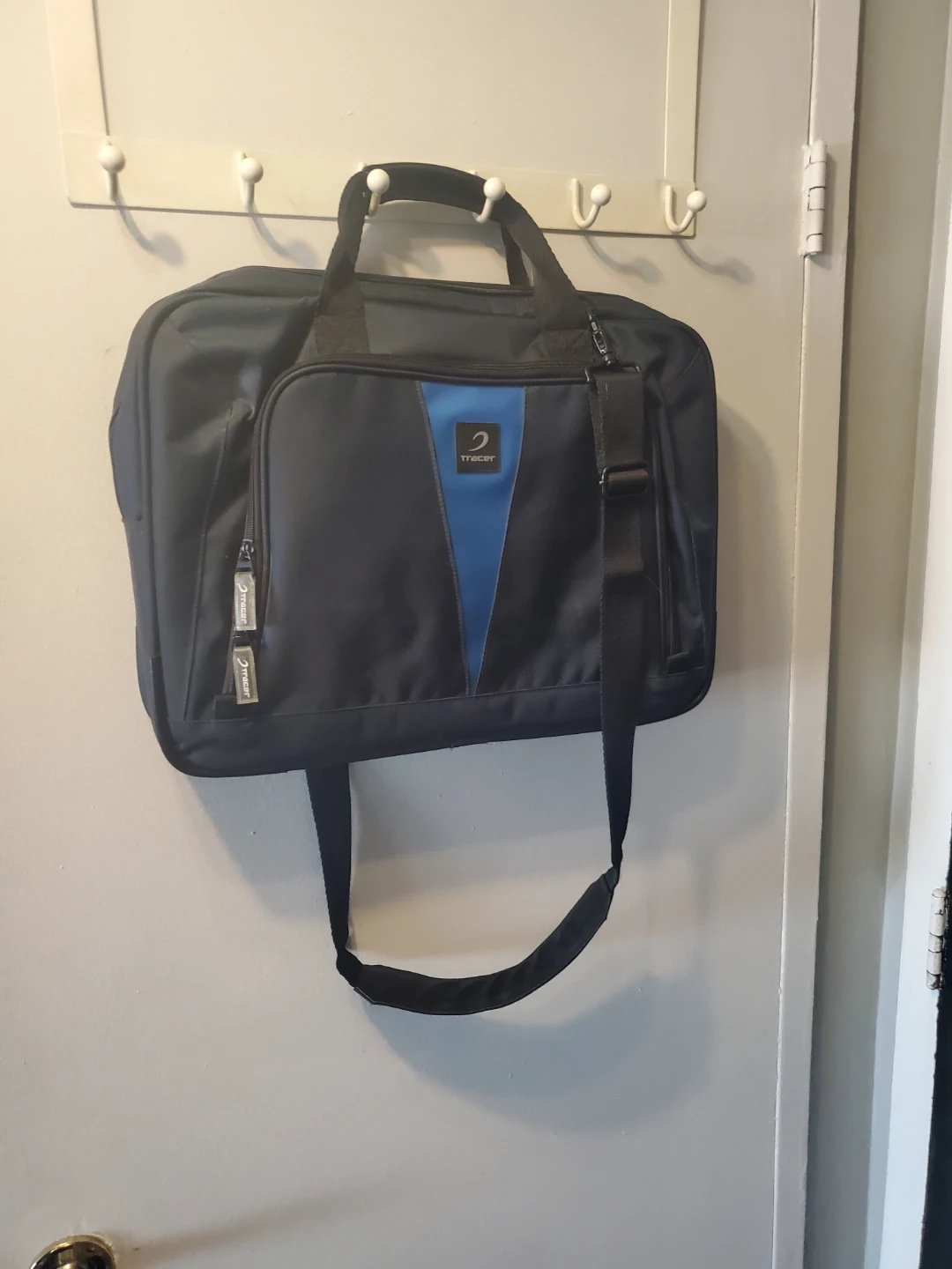 Tracer Laptop Crossbody Bag New