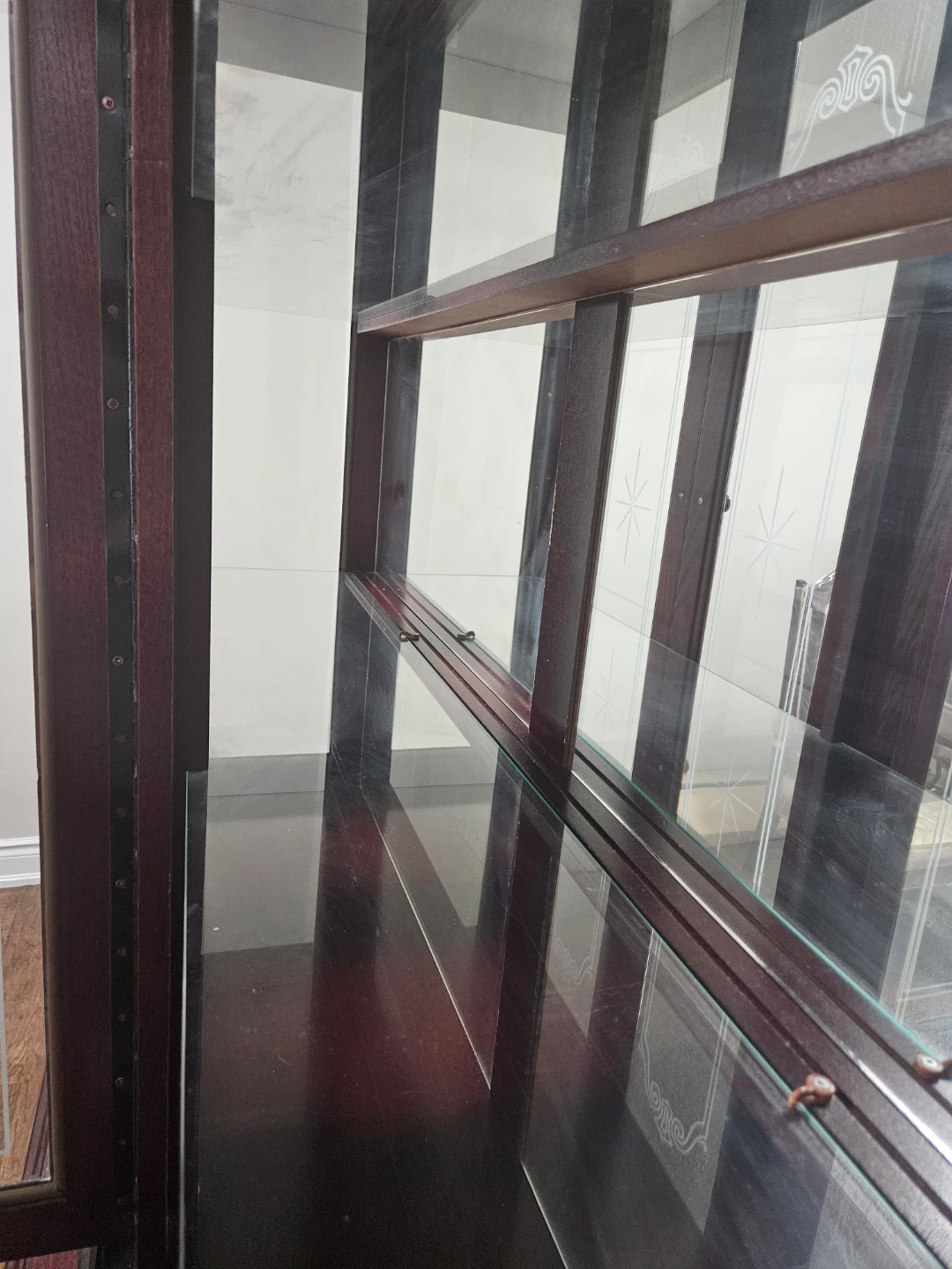 Dark wood china cabinet - photo 4
