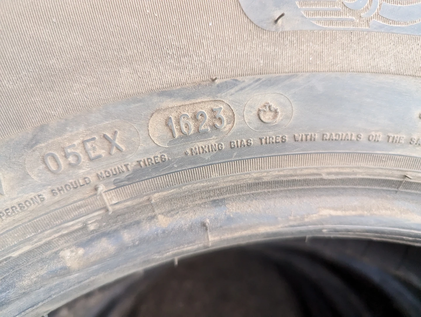 4 Michelin X-Ice Snow Tires 225/60 R16 - photo 5