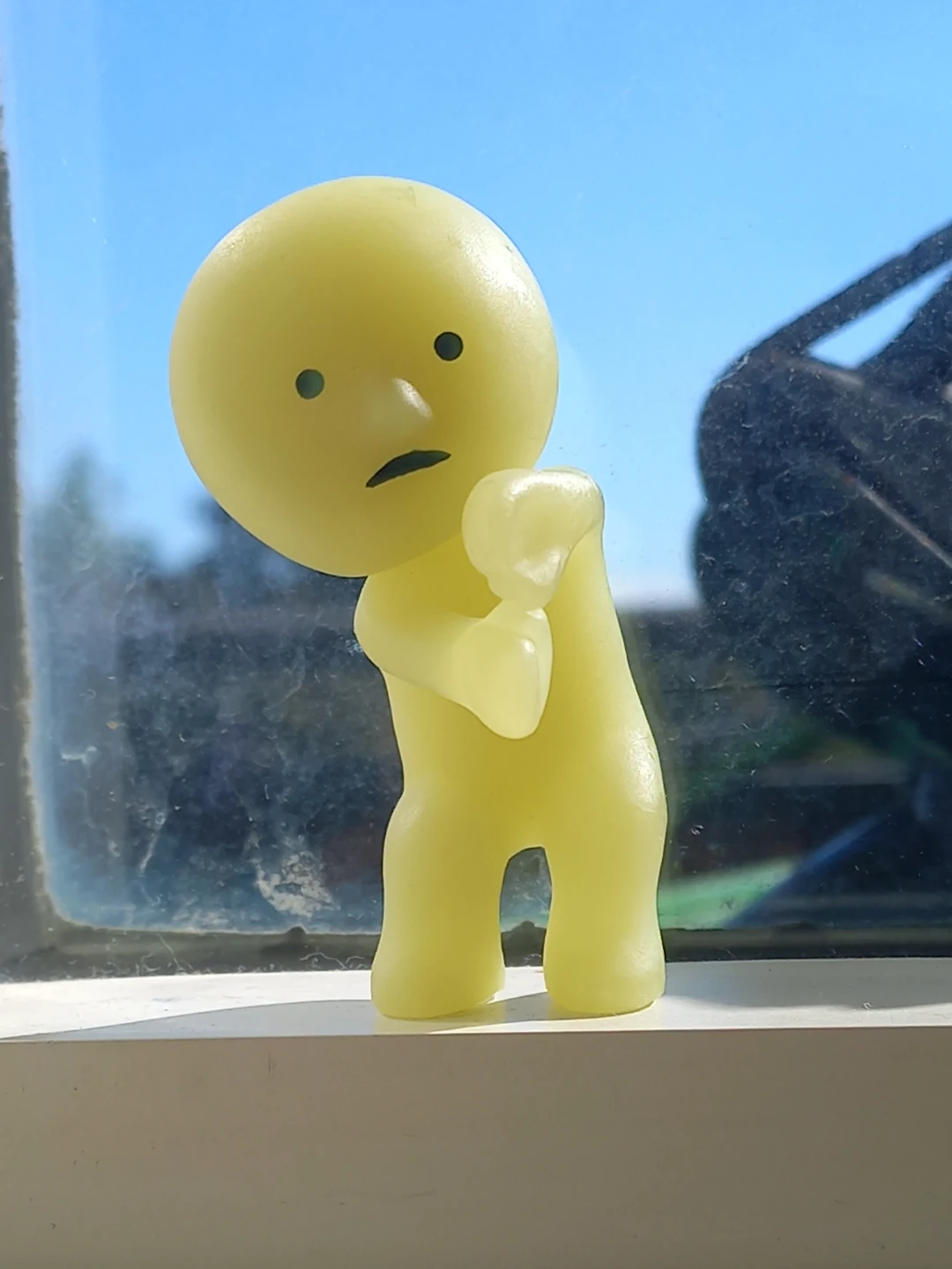 SMISKI - Glow in the dark figurine