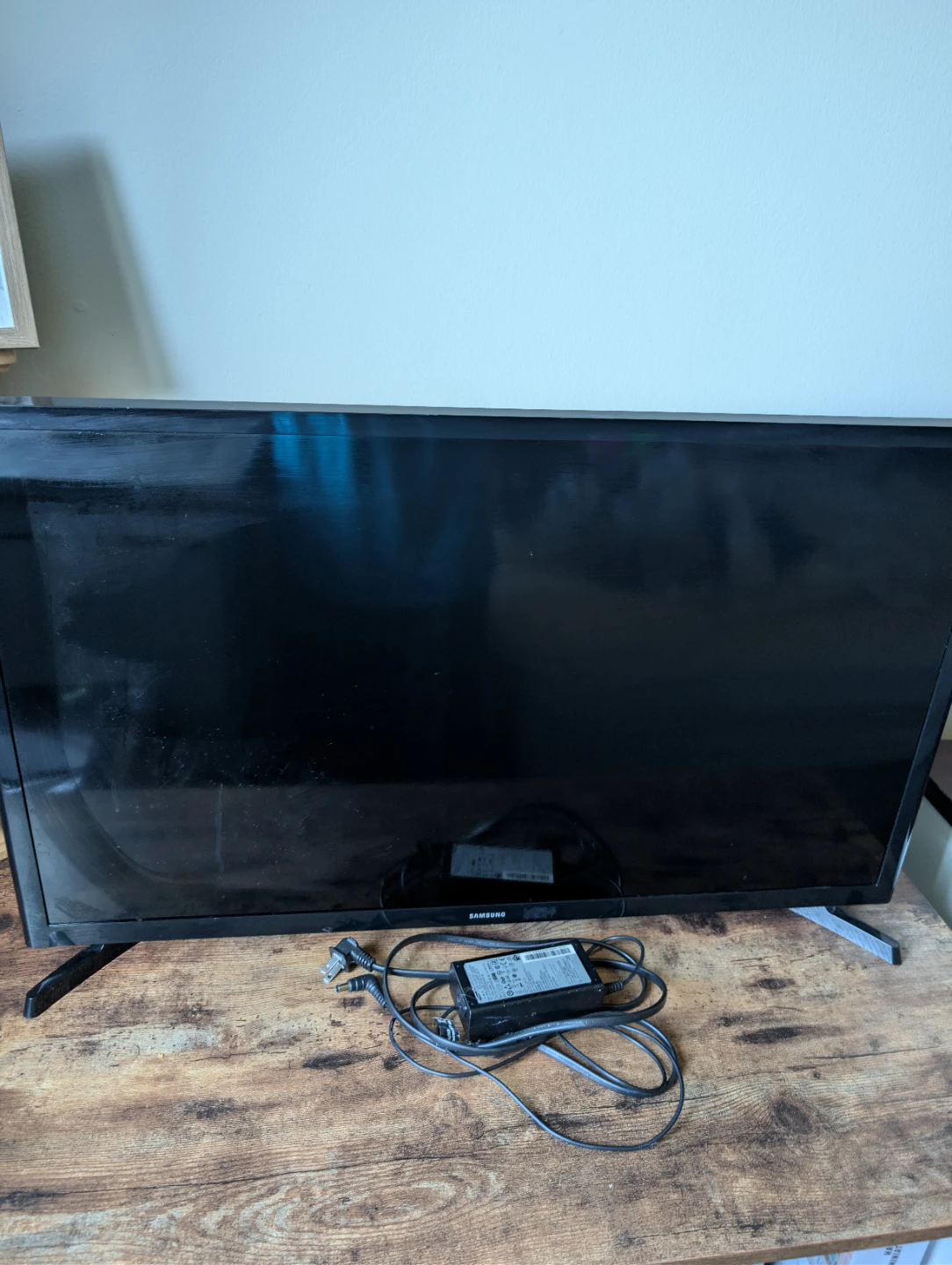 32 in smart tv, no remote, Has a bad power cable