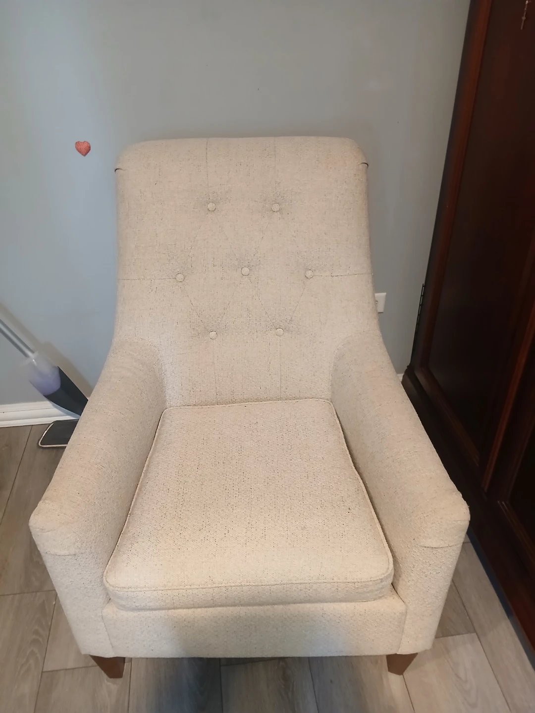Ashley Cassie Button Tufted Accent Chair - photo 2
