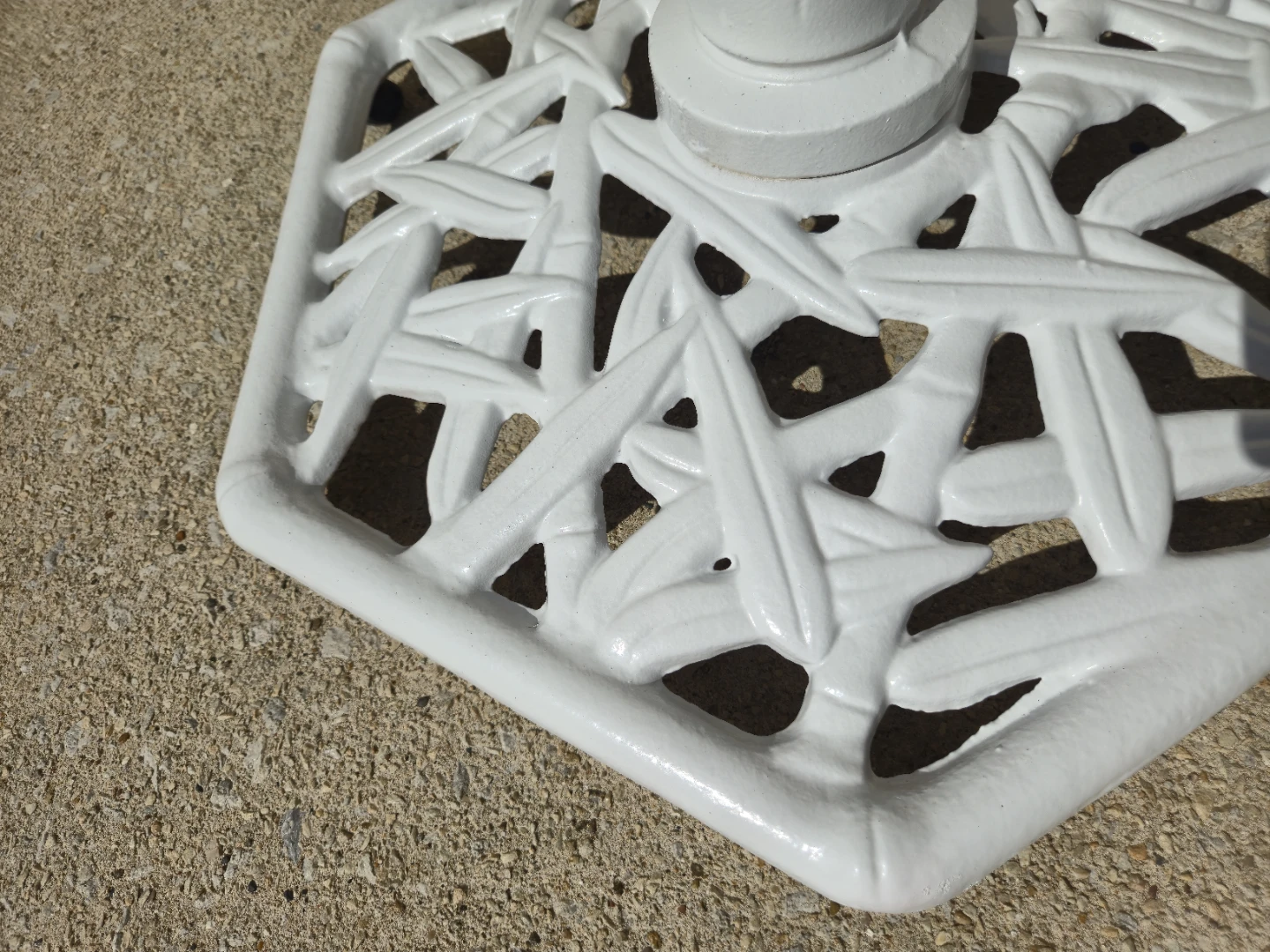 Heavy-Duty Decorative Metal Patio Umbrella Stand/Base - photo 3