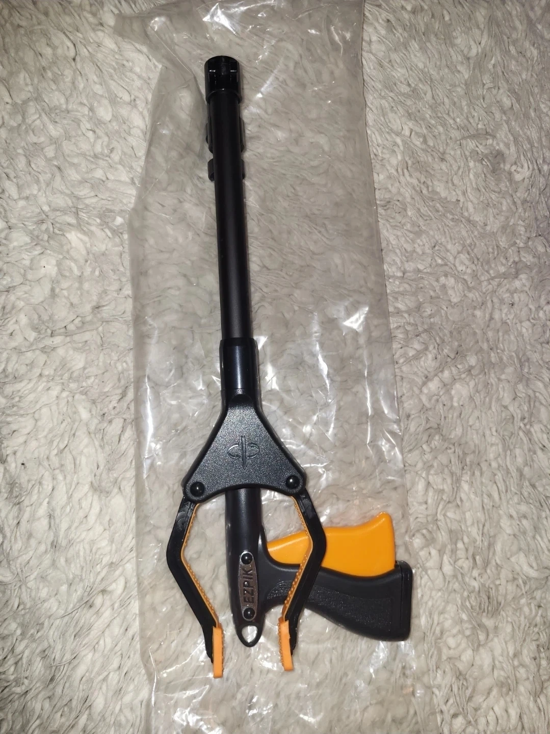 EZPIK Grabber Reacher Tool 🏈