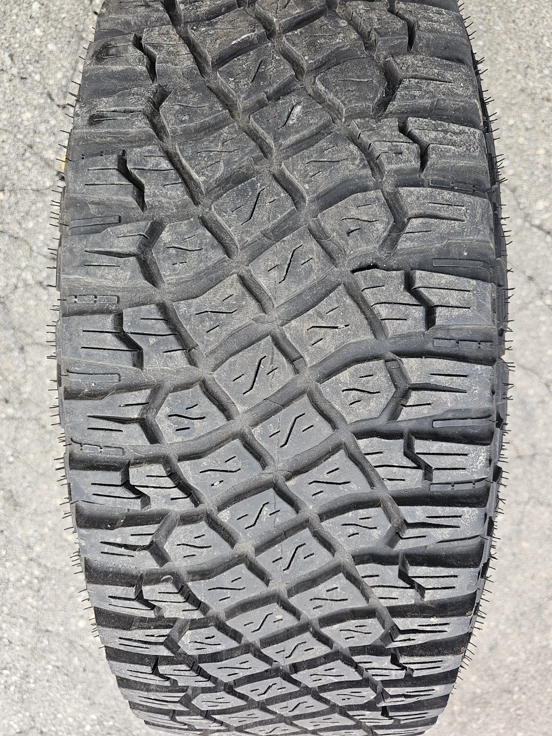 LT315/70 R17 ALL TERRAIN TIRE (1 ONLY)