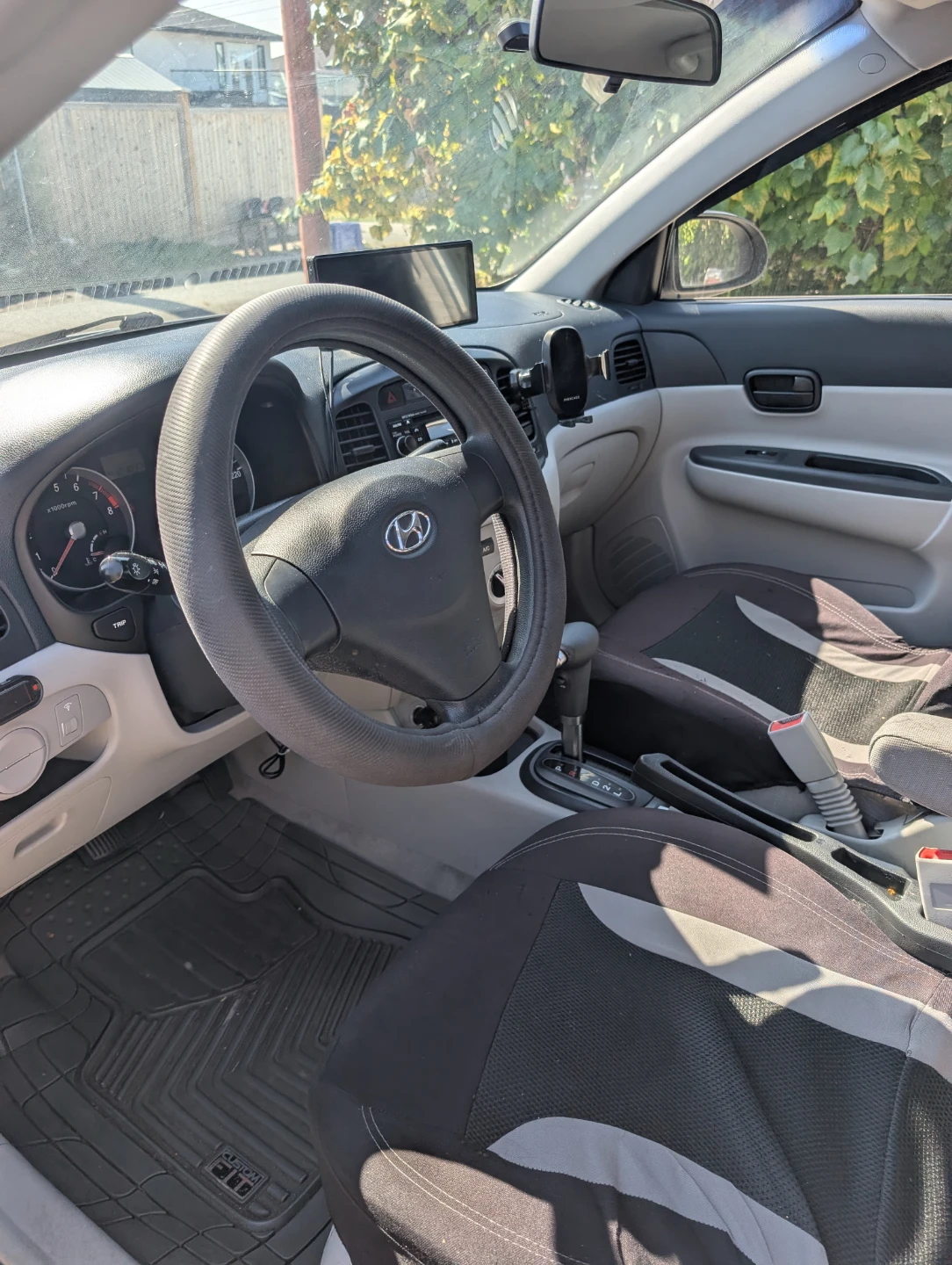 2006 Silver Hyundai Accent - photo 4