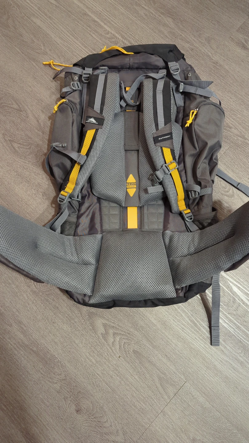 NWT - High Sierra 70L Backpack - photo 3