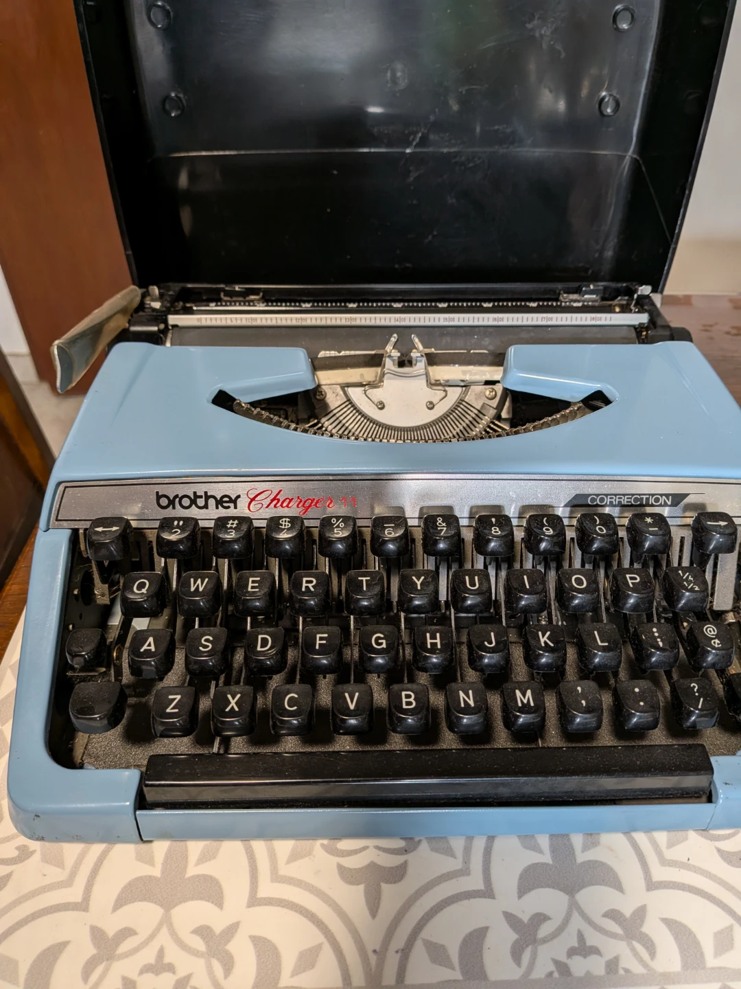 Brother Charger 11 Typewriter - photo 2