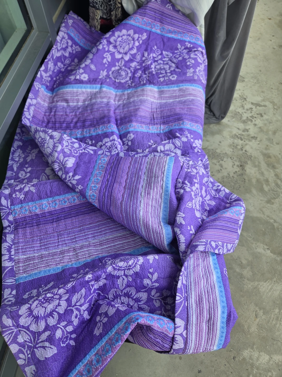 Purple floral quilt - photo 4