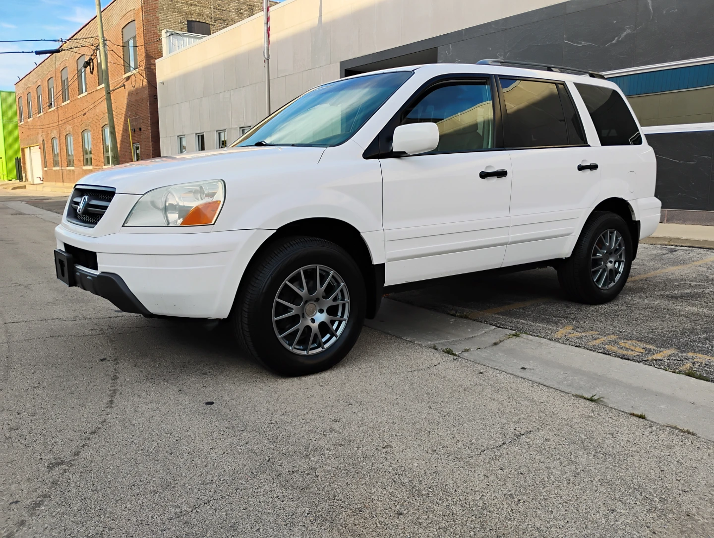 White Honda Pilot SUV