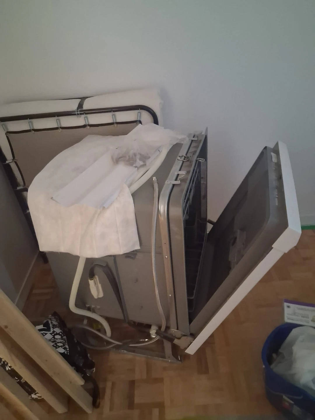 Frigidaire Dishwasher - photo 5