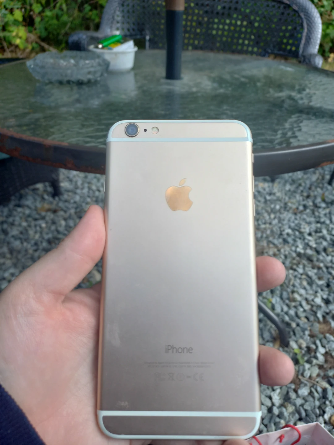 Gold iPhone 6s - photo 3