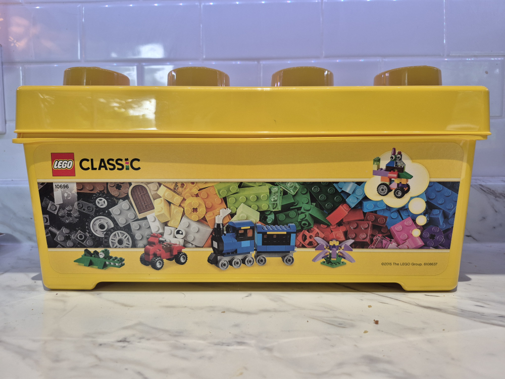 LEGO Classic Medium Creative Brick Box 10696
