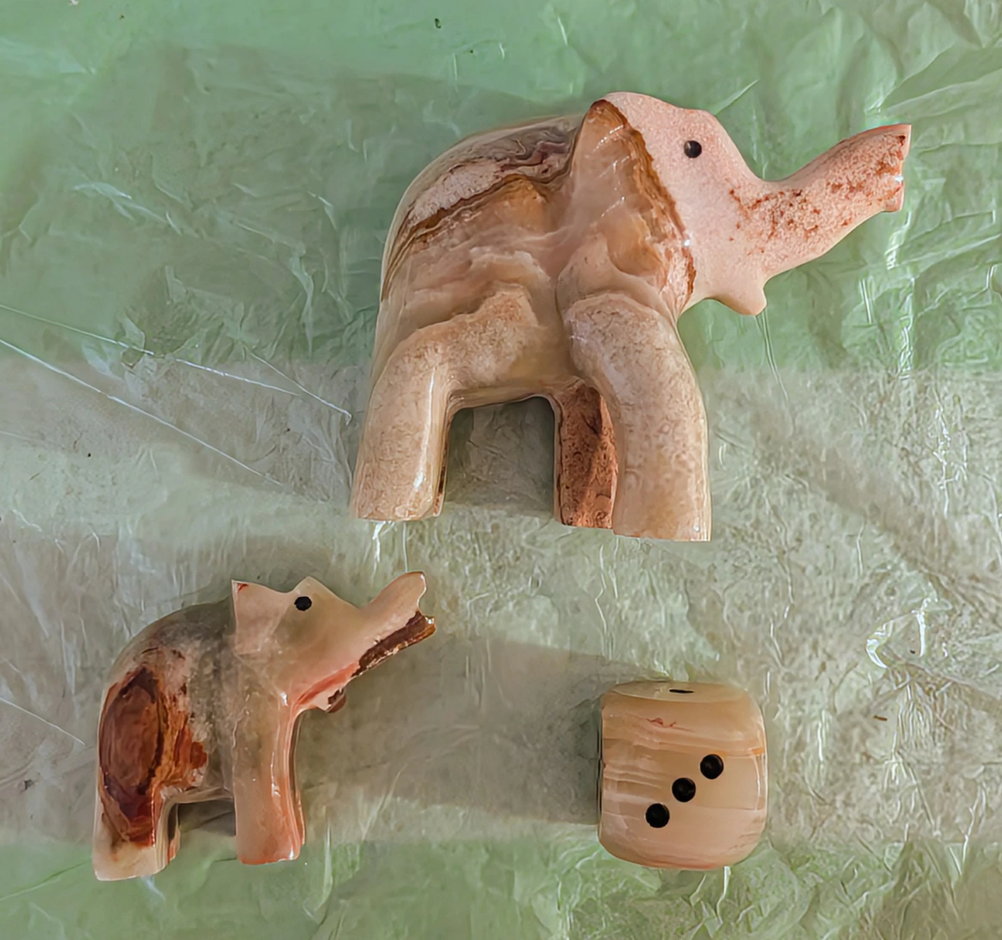 Onyx Stone Elephant Figurines and Dice Set - photo 2