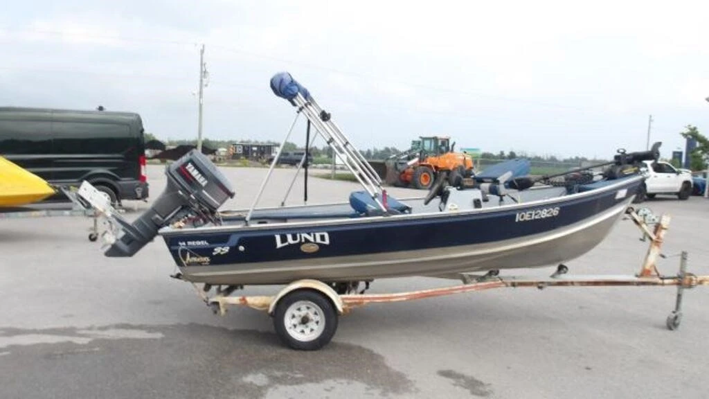 1994 Lund Aluminum Fishing Boat Package