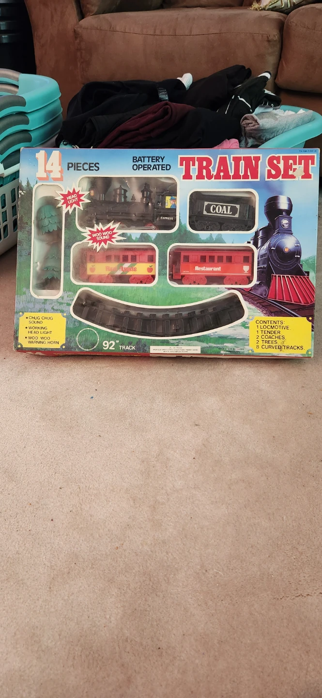 New 14 Piece Battery Operated Train Set