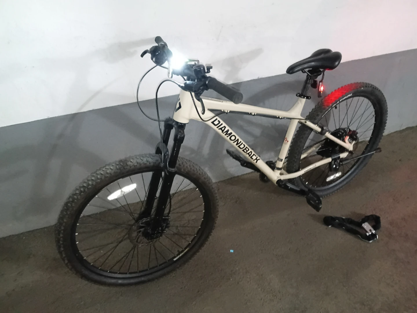Diamondback Motown Mountain Bike - photo 2