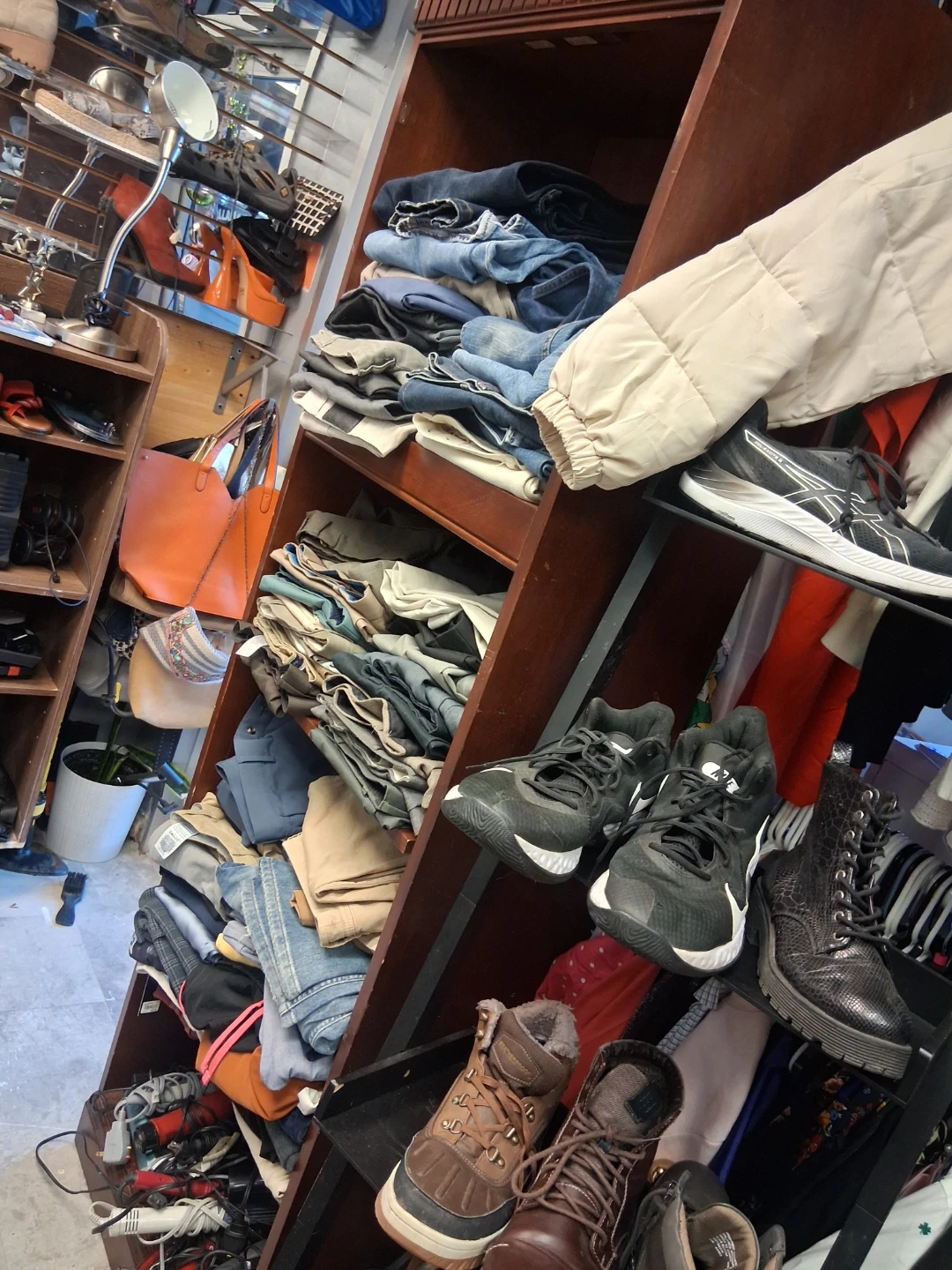 precios diferentes  uvicado  5521 w Belmont ave - photo 2