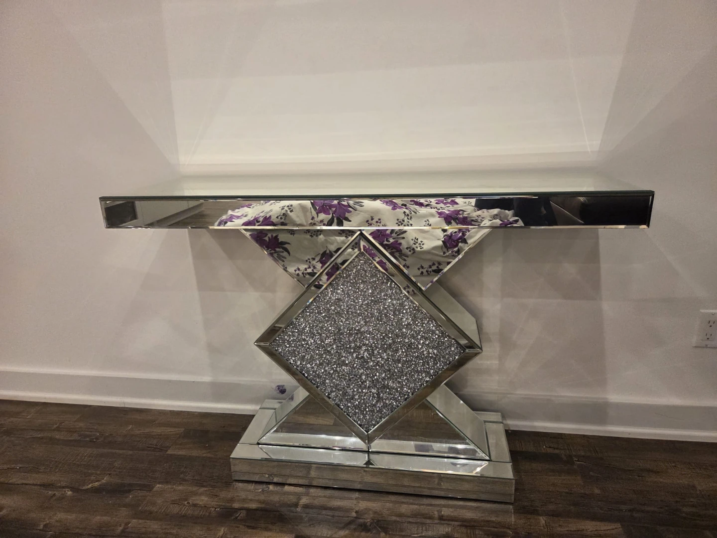 Mirrored Diamond Console Table - photo 3