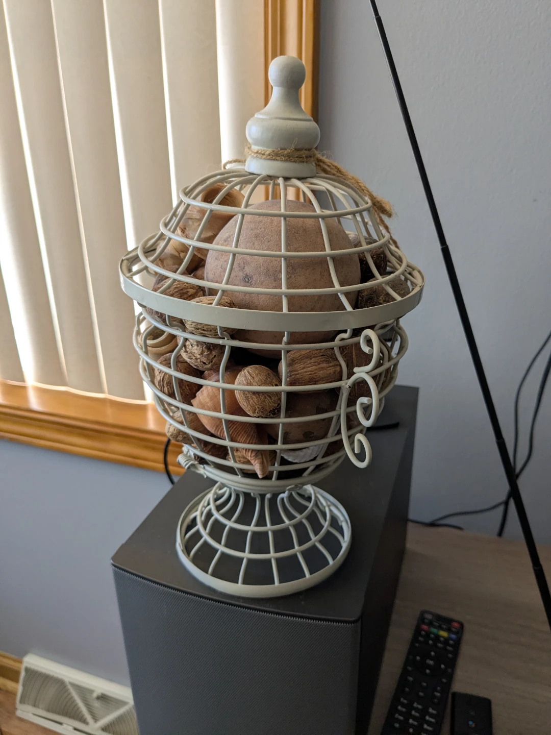 Decorative Metal Birdcage Style Orbs Holder - photo 5
