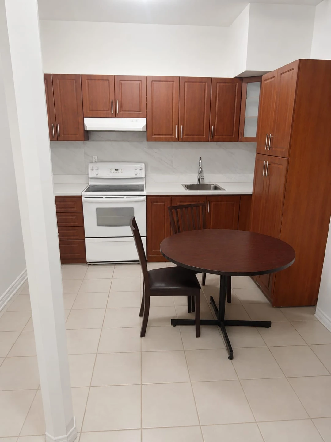2 Bedroom walkout Basement for rent in Brampton - photo 2