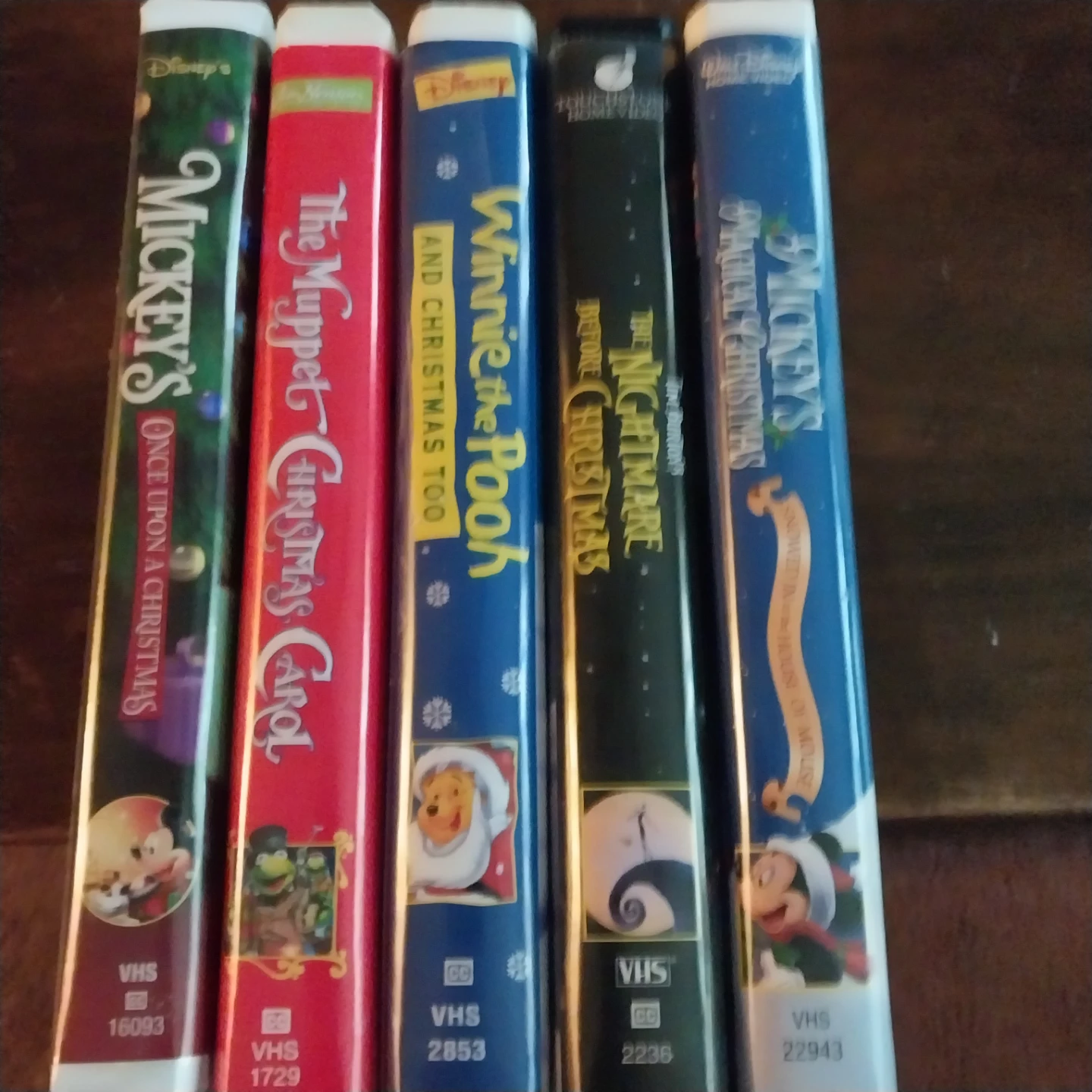 🏈Set of 5 Classic Holiday VHS Tapes🏈 - photo 2