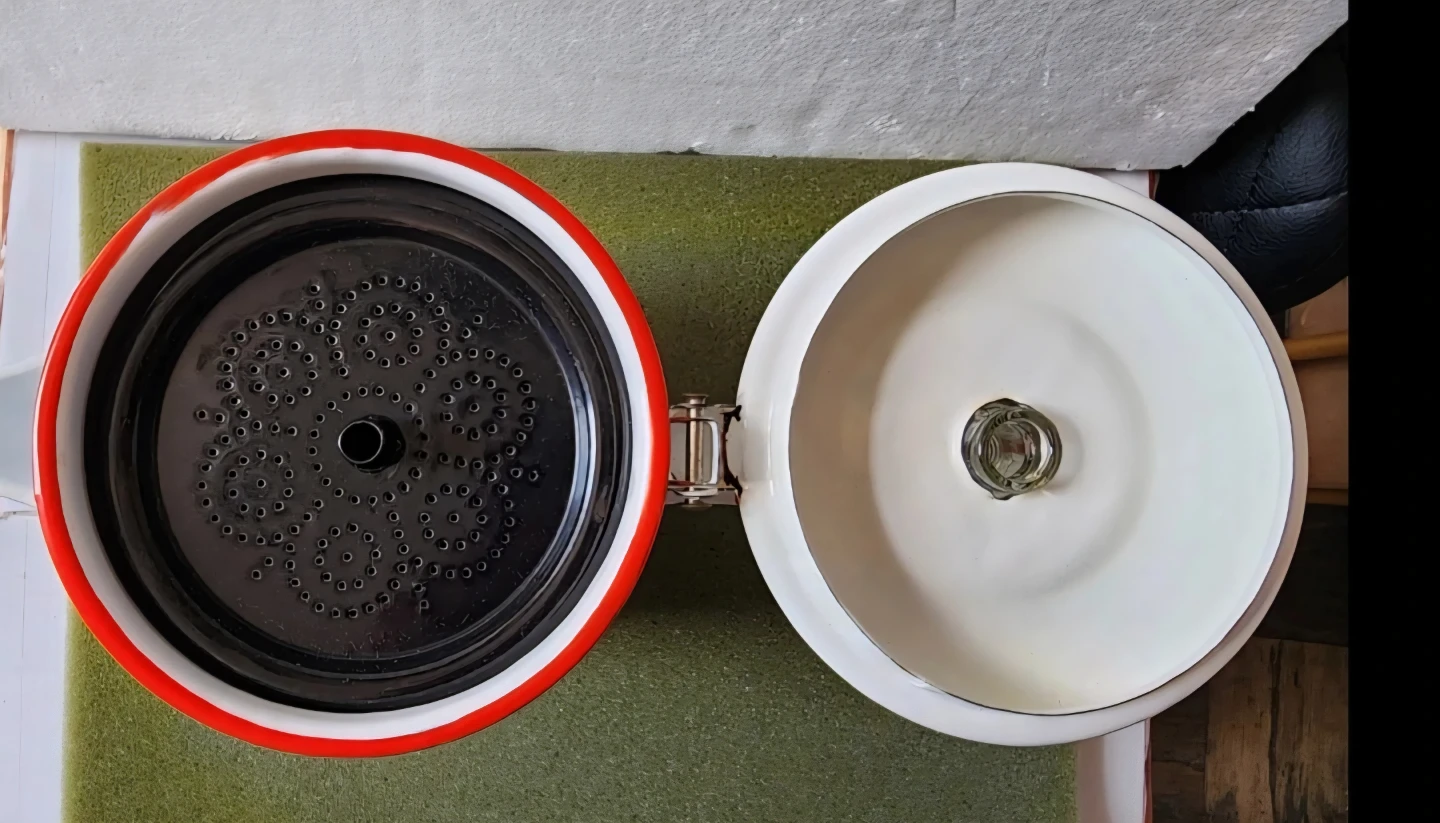 Enamel Coffee Pot - photo 3