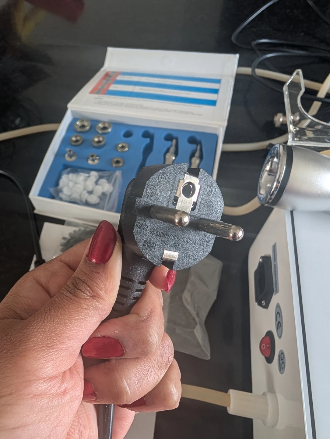 5D Skin Lifting & Diamond Microdermabrasion Machine - photo 3