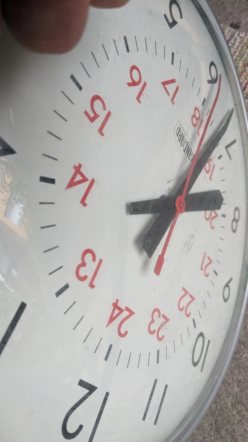 Vintage Standard Electric Wall Clock - photo 4