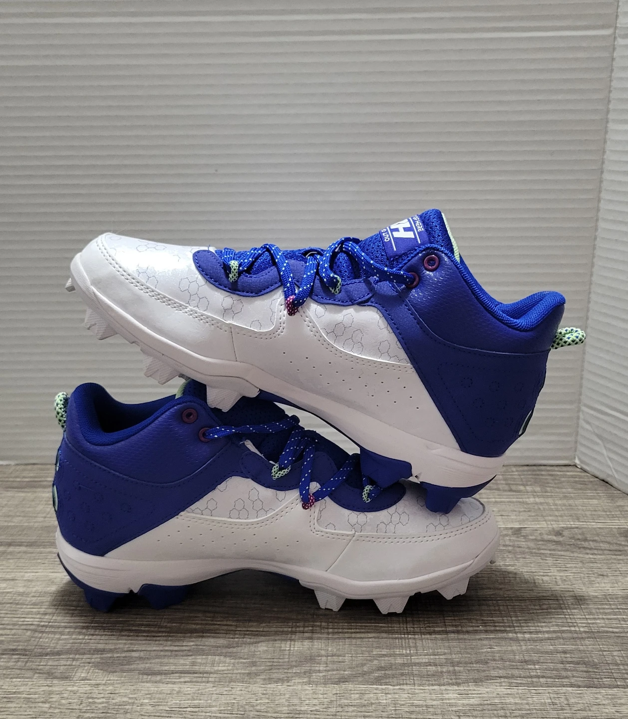 Under Armour Baseball Cleats size 5 - photo 2