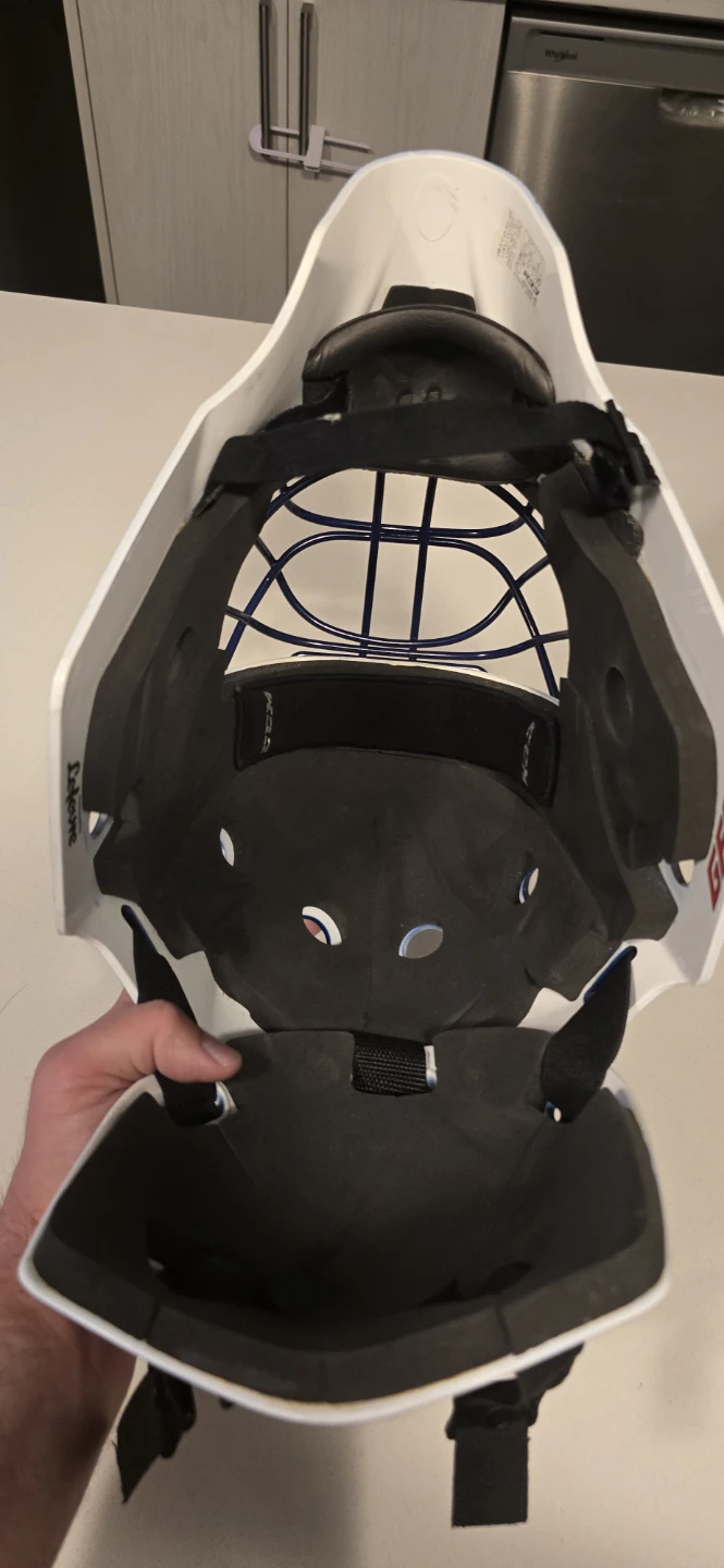 CCM Goalie Mask - photo 5