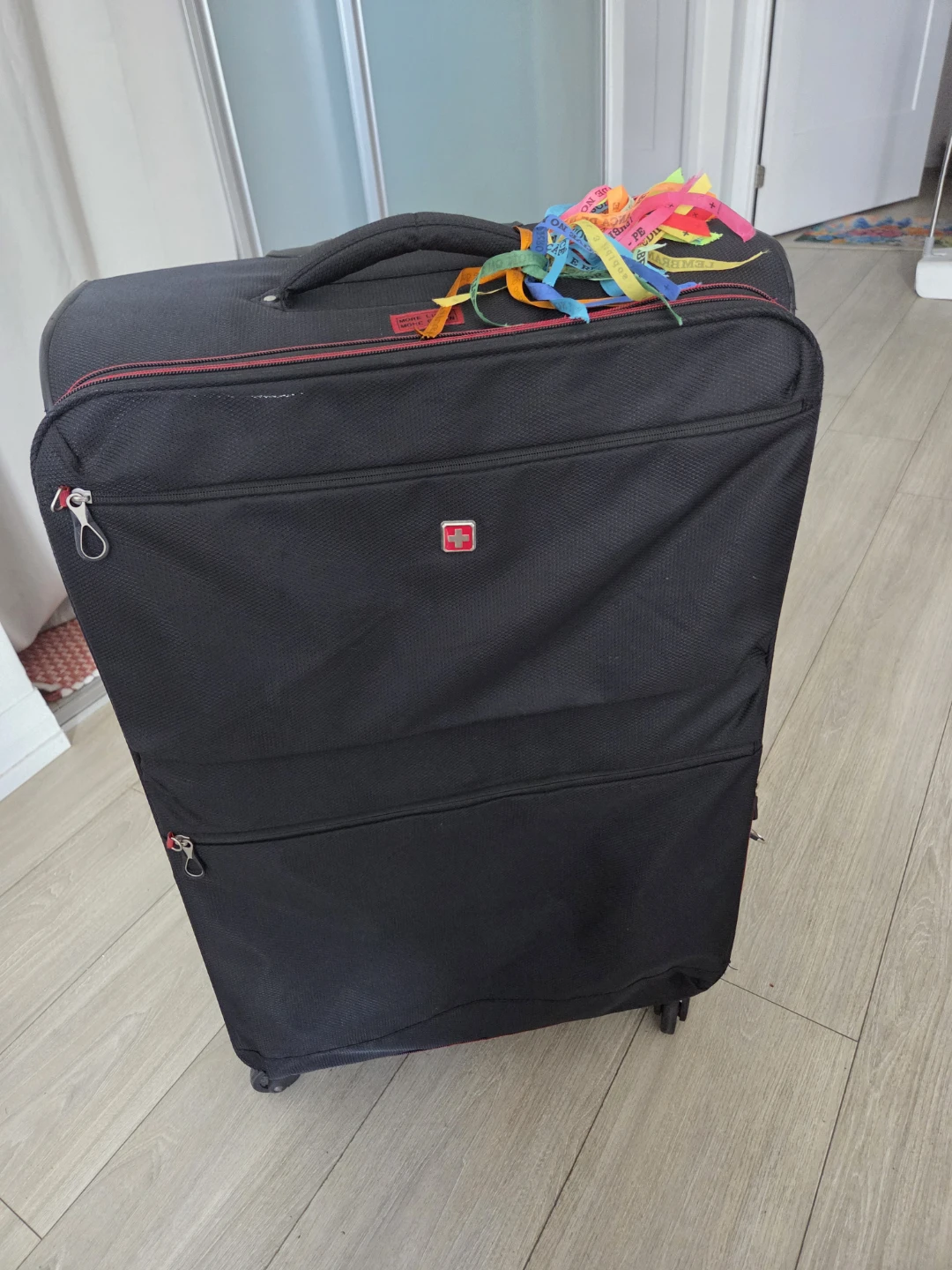 SwissGear Black Wheeled Suitcase it's moving sale - photo 2