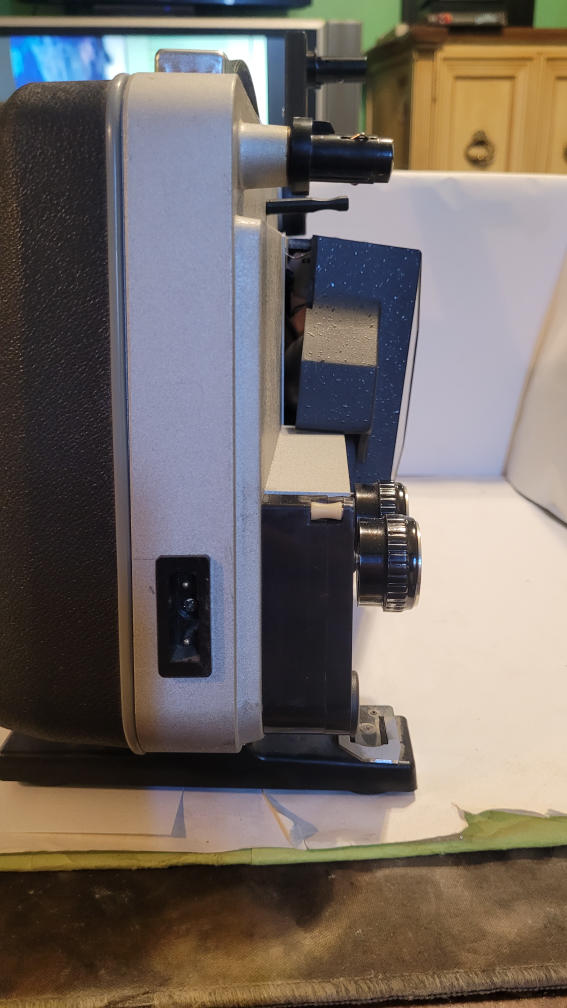 Raynox DU 707 TC Super 8 Film Projector