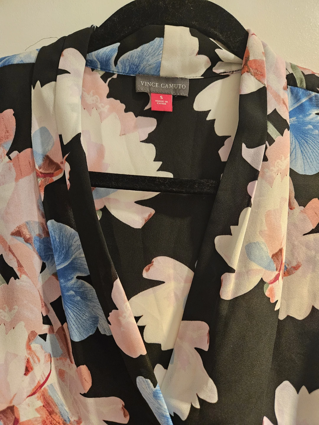 Vince Camuto floral sleeveless blouse - photo 2