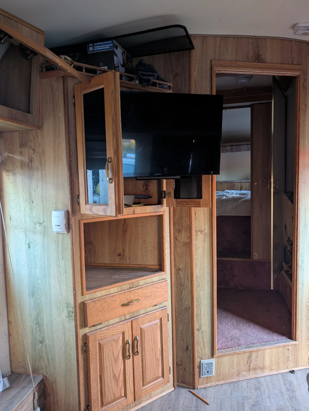 2005 Kodiak 5th wheel camping trailer - photo 3