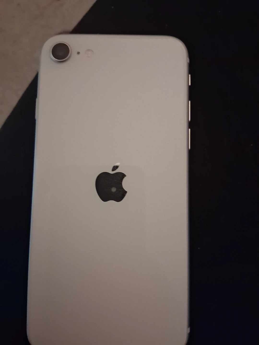 Apple iPhone SE Silver