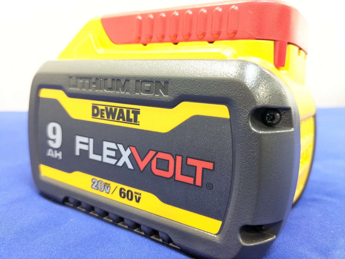 20-60V Max DeWalt 9AH FLEXVOLT Lithium Power Battery Pack - photo 4