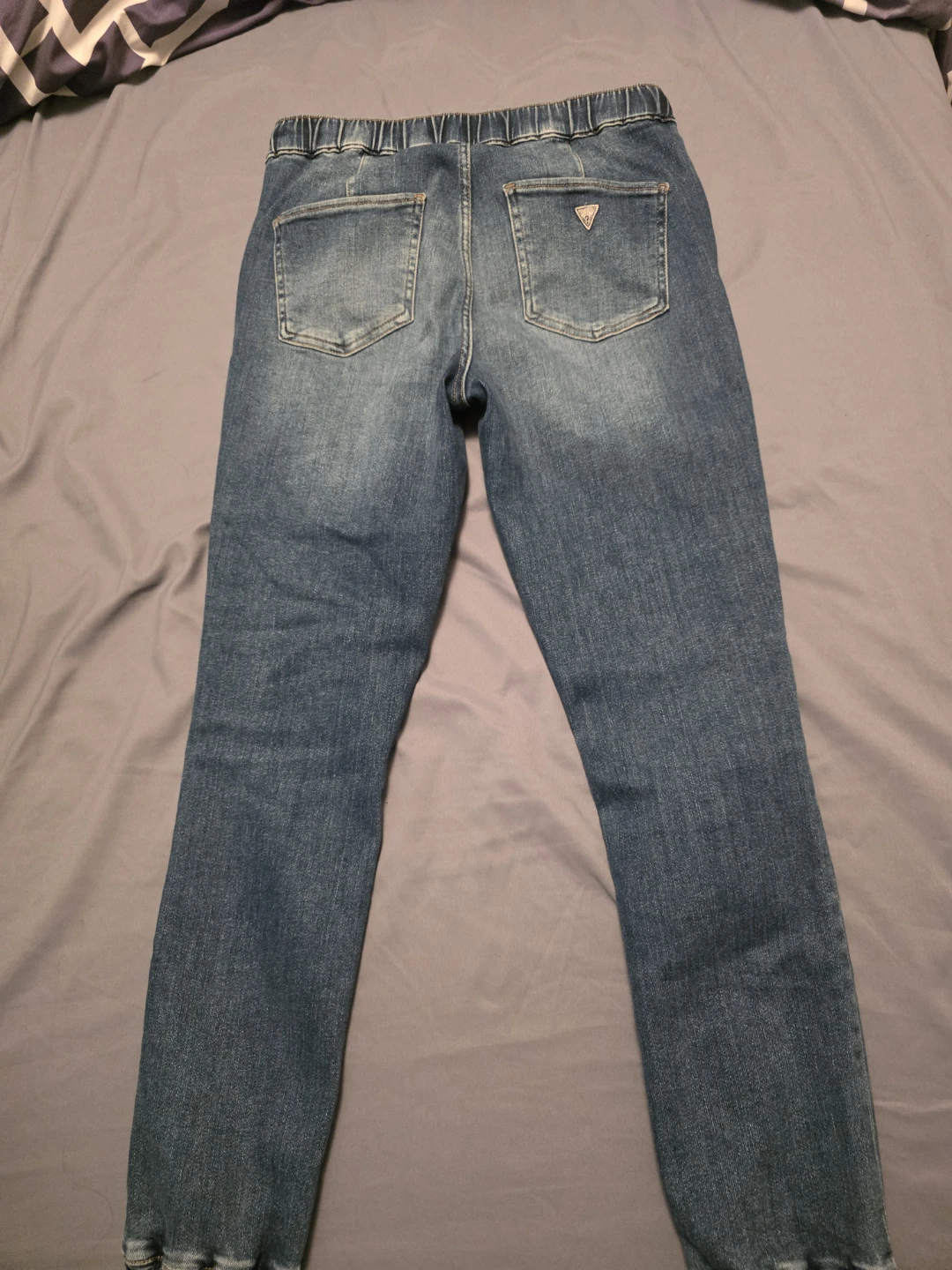 GUESS Distressed Jogger Jeans - photo 4