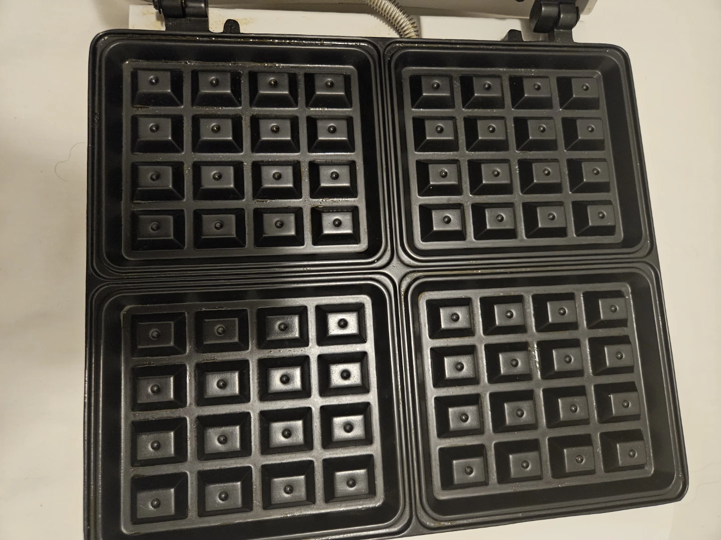$12 BOTH Phillips Waffle Maker + Crockpot Slow Cooker 2.5 quarts - photo 4