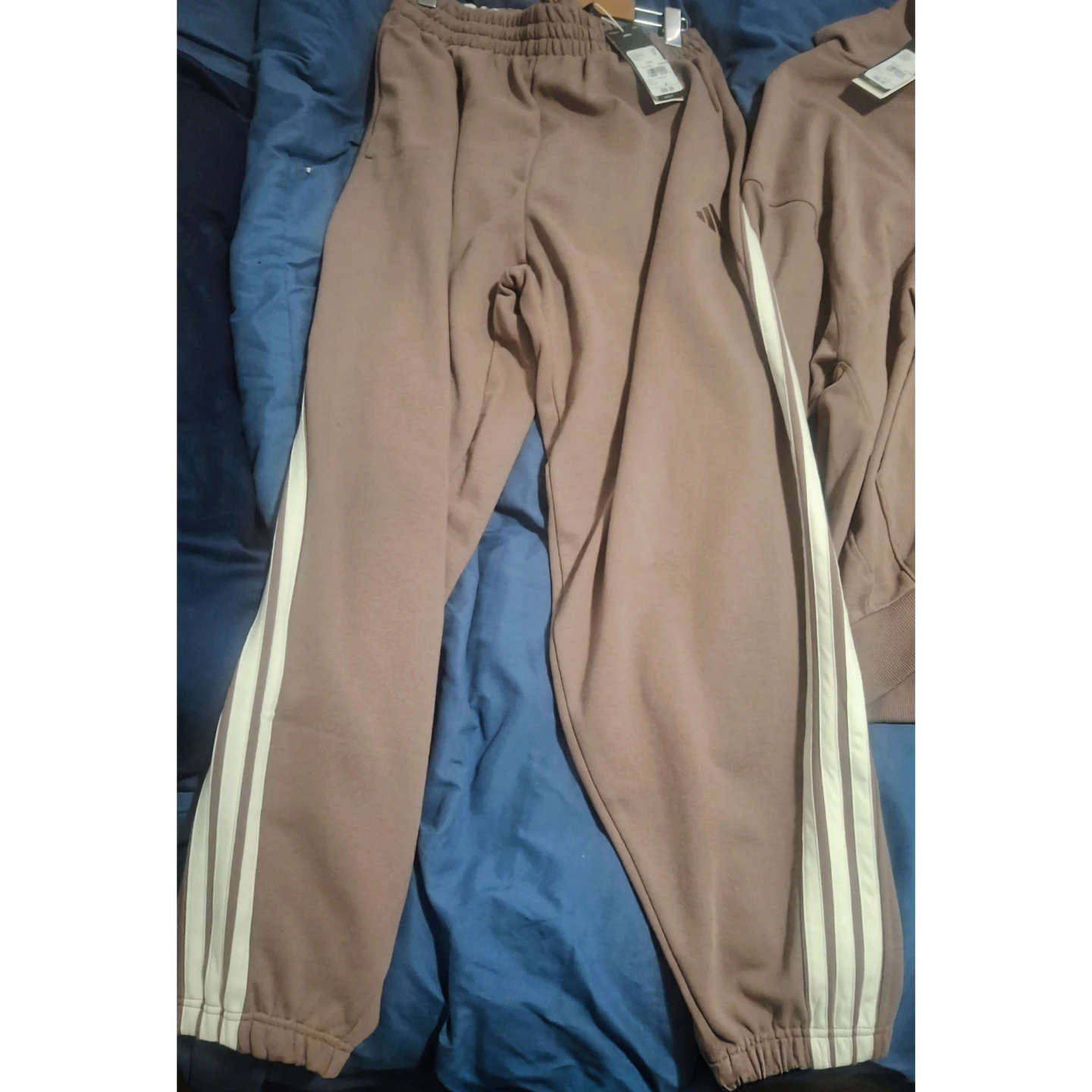 ✨NWT adidas Men’s  Tracksuit Set – Khaki/Off-White – Size L✨ - photo 4