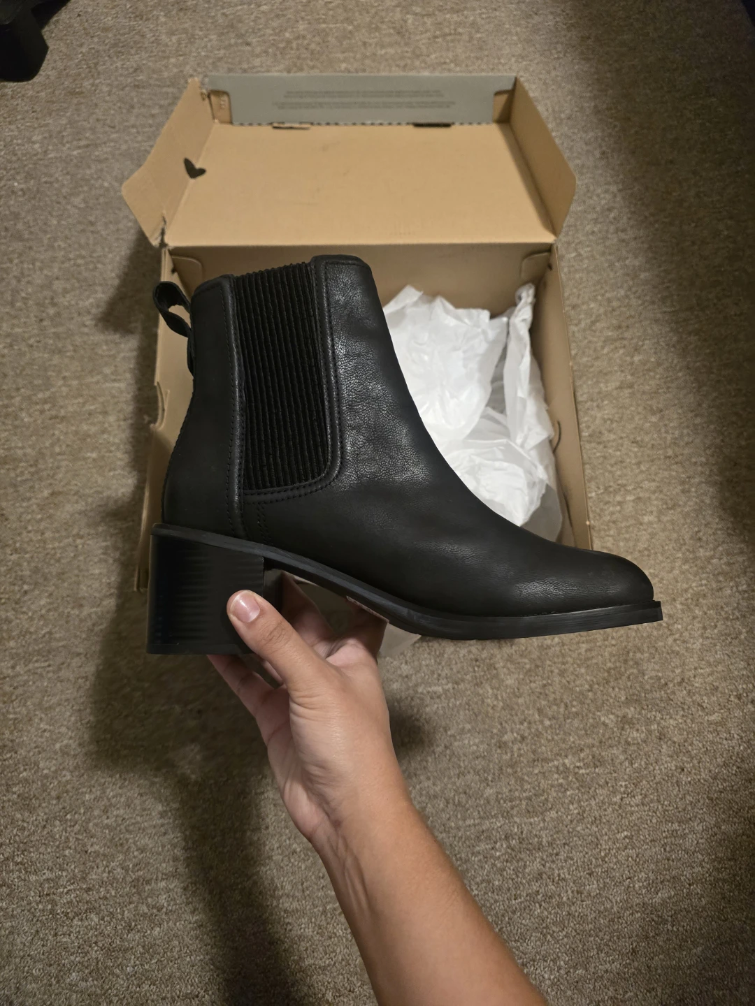 Clarks Signature Black Chelsea Boots - Never worn - photo 3