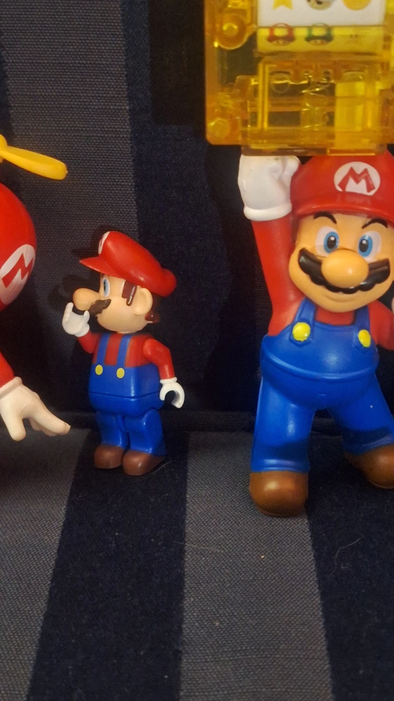 Super Mario Brothers Figures Lot - photo 5
