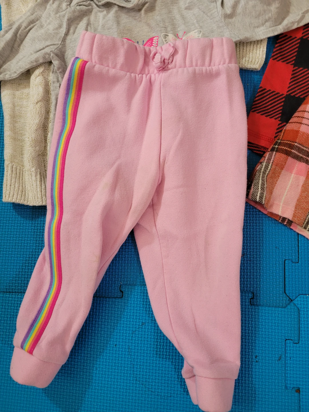 Bundle of long sleeve tops and pants for $10 - photo 4