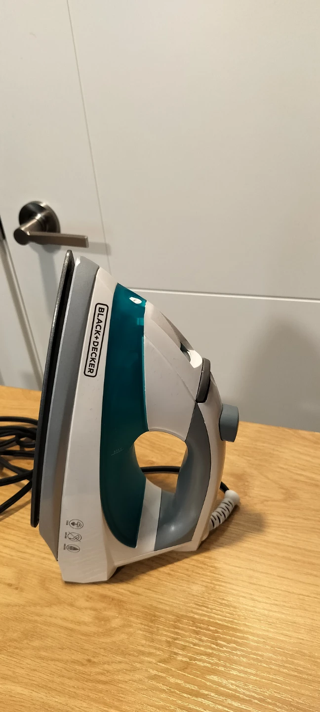 Black and Decker Iron - photo 2