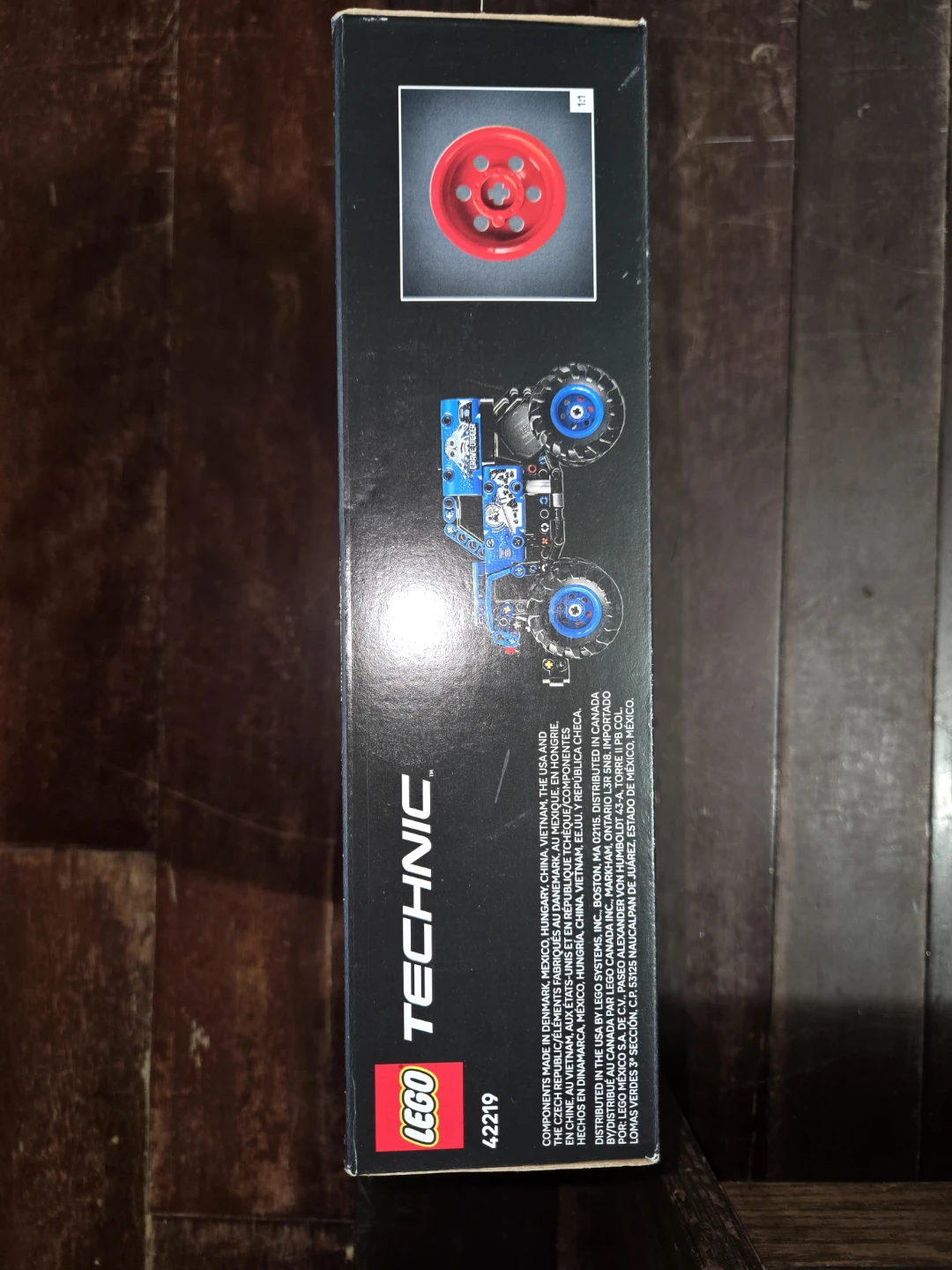 LEGO Technic Monster Jam Grave Digger 42219 - photo 3