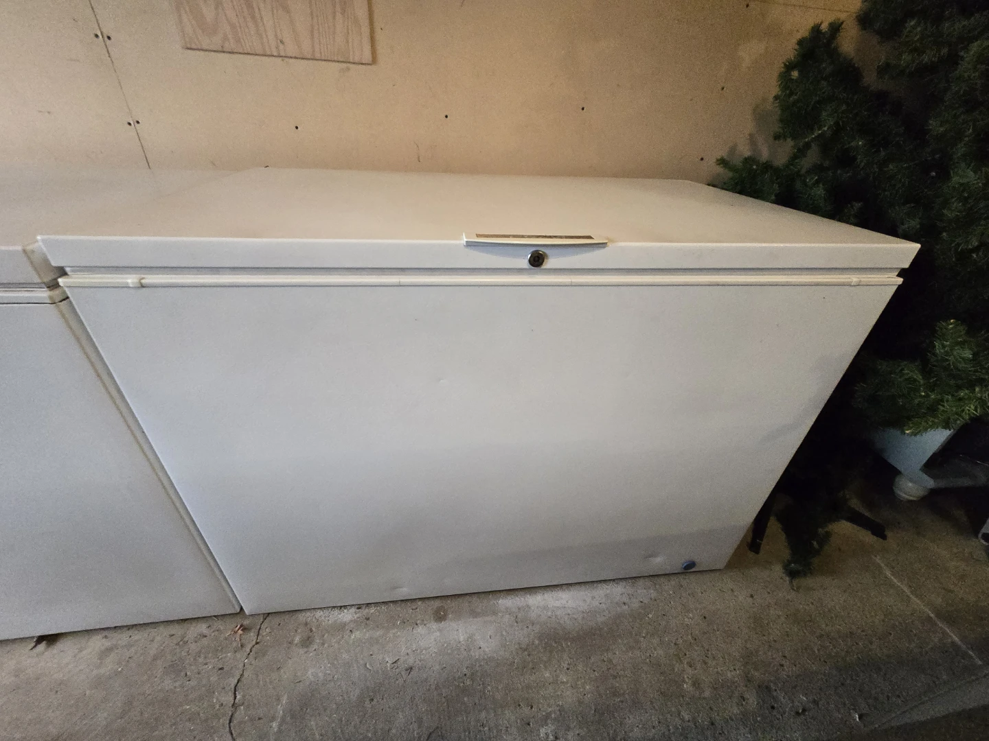 Kenmore White Chest Freezer - photo 3