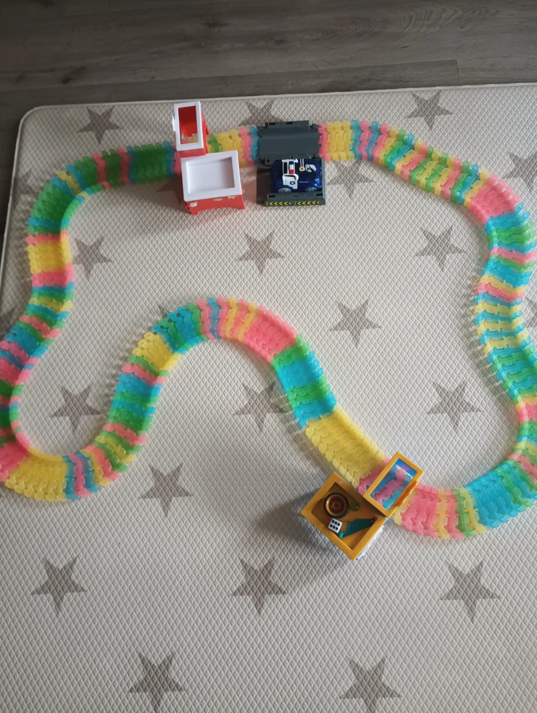 Glow in the Dark Race Track Set with Cars - photo 2