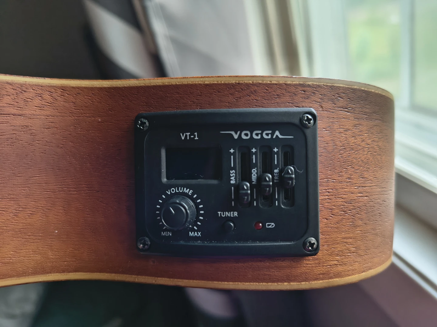 Vogga Acoustic-Electric Ukulele with Case - photo 5