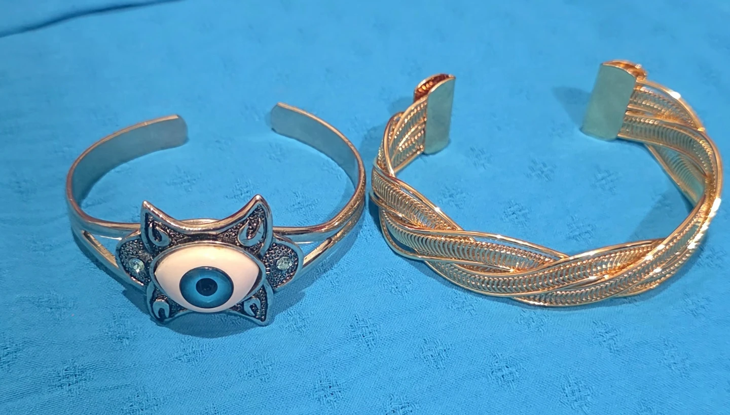 Necklaces, bracelets, watches - photo 4
